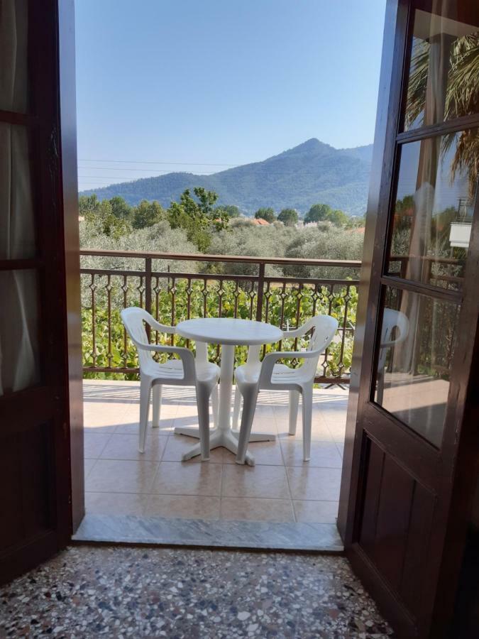 Hotel George Chrysi Ammoudia Bagian luar foto