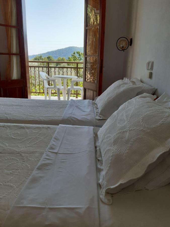 Hotel George Chrysi Ammoudia Bagian luar foto